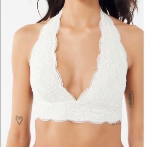 NWOT. UO women’s lace halter bra